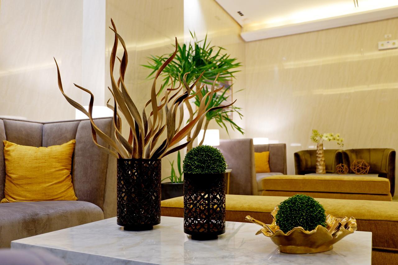 Travellers 101 Condo Near Manila Airport Buitenkant foto